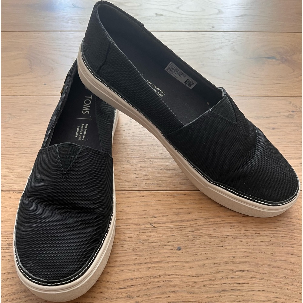 Toms slip ons